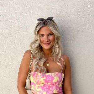 Meet your Posher, Caitlin